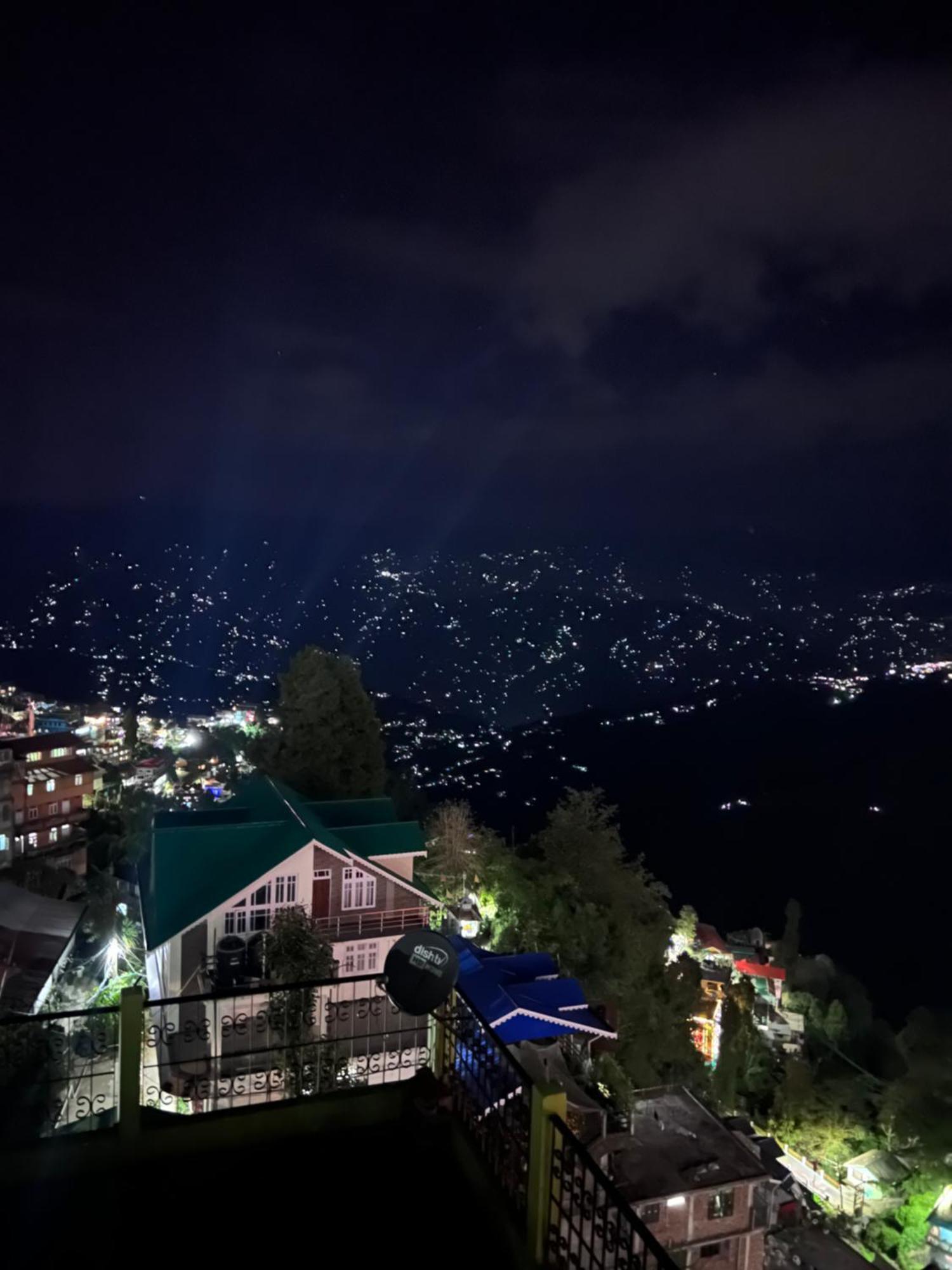 Dew Drops Guest House Νταρτζίλινγκ Εξωτερικό φωτογραφία