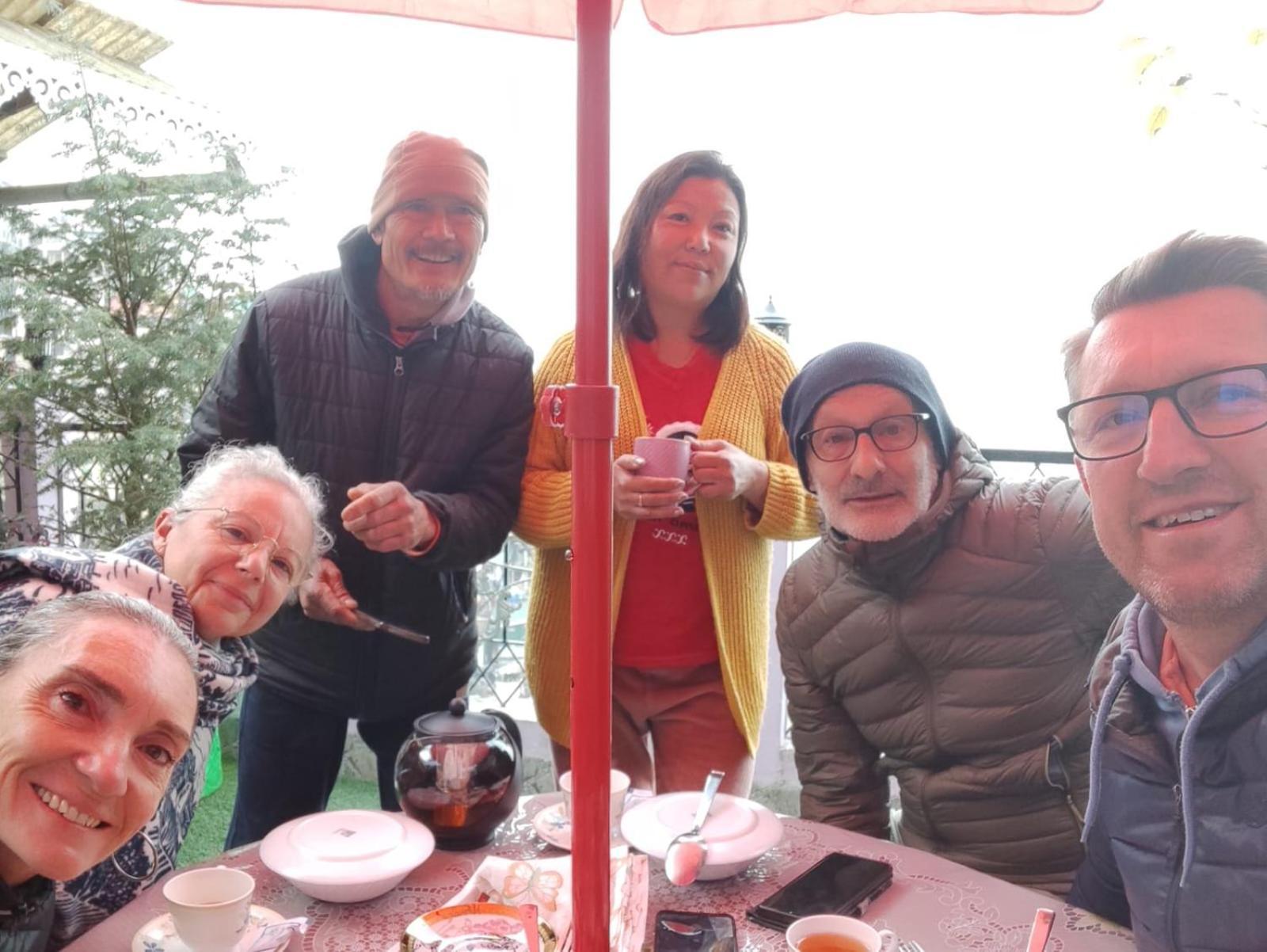 Dew Drops Guest House Νταρτζίλινγκ Εξωτερικό φωτογραφία